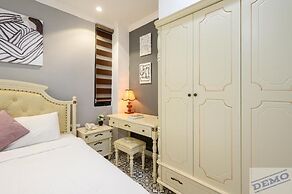 Luxe Paradise Suites Dich Vong Hau