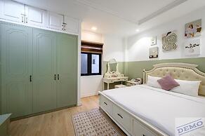 Luxe Paradise Suites Dich Vong Hau