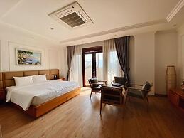 Luxe Paradise Suites Dich Vong Hau