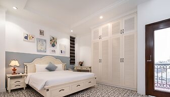 Luxe Paradise Suites Dich Vong Hau