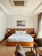 Luxe Paradise Suites Dich Vong Hau