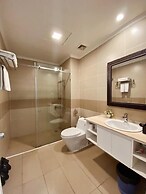 Luxe Paradise Suites Dich Vong Hau