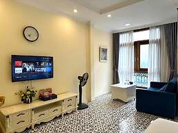 Luxe Paradise Suites Dich Vong Hau