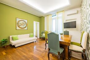 Green Tea Flat at Piazza Carit by Wonderful Italy