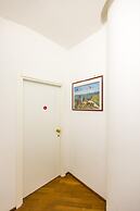 Green Tea Flat at Piazza Carit by Wonderful Italy