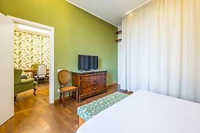 Green Tea Flat at Piazza Carit by Wonderful Italy