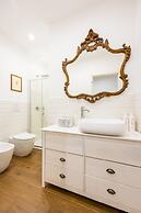 Green Tea Flat at Piazza Carit by Wonderful Italy