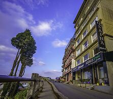 Q Saina's Mapham Darjeeling