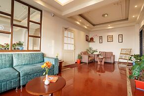 Q Saina's Mapham Darjeeling