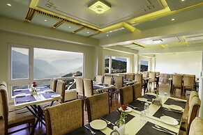 Q Saina's Mapham Darjeeling