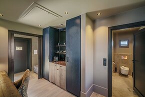 Henningsvær Bryggehotell - by Classic Norway Hotels