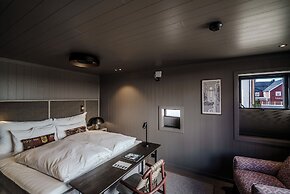 Henningsvær Bryggehotell - by Classic Norway Hotels