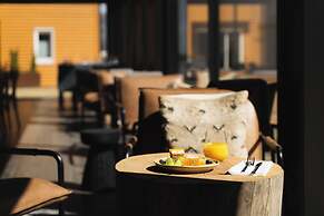 Henningsvær Bryggehotell - by Classic Norway Hotels