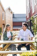 Henningsvær Bryggehotell - by Classic Norway Hotels