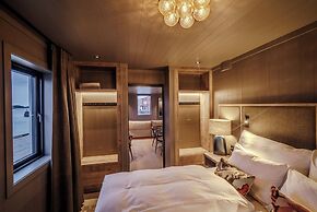 Henningsvær Bryggehotell - by Classic Norway Hotels