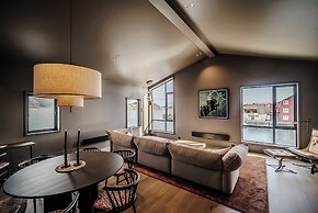 Henningsvær Bryggehotell - by Classic Norway Hotels