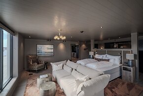 Henningsvær Bryggehotell - by Classic Norway Hotels
