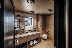 Henningsvær Bryggehotell - by Classic Norway Hotels