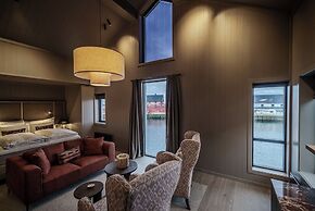 Henningsvær Bryggehotell - by Classic Norway Hotels