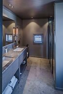 Henningsvær Bryggehotell - by Classic Norway Hotels