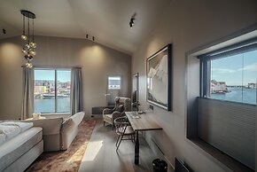 Henningsvær Bryggehotell - by Classic Norway Hotels