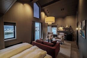 Henningsvær Bryggehotell - by Classic Norway Hotels