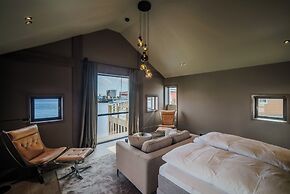 Henningsvær Bryggehotell - by Classic Norway Hotels