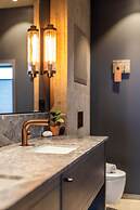 Henningsvær Bryggehotell - by Classic Norway Hotels