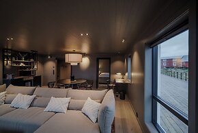 Henningsvær Bryggehotell - by Classic Norway Hotels