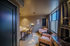 Henningsvær Bryggehotell - by Classic Norway Hotels