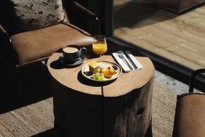 Henningsvær Bryggehotell - by Classic Norway Hotels