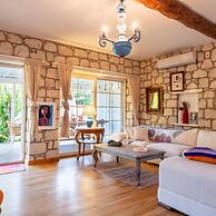 Luxury Duplex Villa w Pool and Garden in Alacati