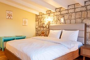 Luxury Duplex Villa w Pool and Garden in Alacati