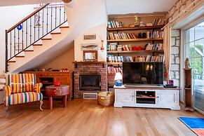 Luxury Duplex Villa w Pool and Garden in Alacati