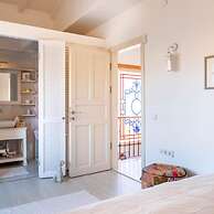 Luxury Duplex Villa w Pool and Garden in Alacati