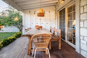 Luxury Duplex Villa w Pool and Garden in Alacati