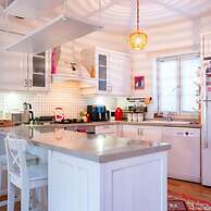 Luxury Duplex Villa w Pool and Garden in Alacati