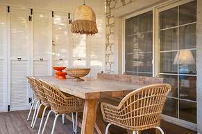 Luxury Duplex Villa w Pool and Garden in Alacati