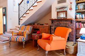 Luxury Duplex Villa w Pool and Garden in Alacati