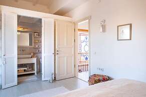 Luxury Duplex Villa w Pool and Garden in Alacati