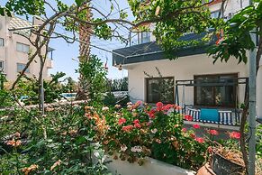 Flat With Garden 5 min to Kyrenia Castle