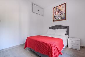 Flat With Garden 5 min to Kyrenia Castle
