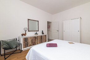 David House In The City Center