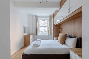 Inviting 2BD Flat 15 Minutes From Regents Park!