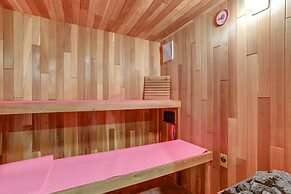 Quaint Studio w/ Sauna: 5 Mi to Space Needle