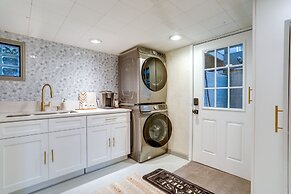 Quaint Studio w/ Sauna: 5 Mi to Space Needle