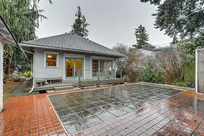 Quaint Studio w/ Sauna: 5 Mi to Space Needle