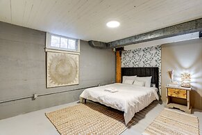 Quaint Studio w/ Sauna: 5 Mi to Space Needle