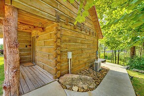 'antler's Point' Cabin w/ Patio & Grill in Branson