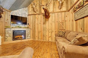 'antler's Point' Cabin w/ Patio & Grill in Branson